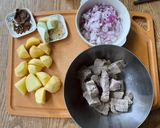 牛肉とジャガイモ・玉ねぎの煮込み作り方2写真