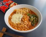 餃子おくらキムチチーズの辛ラーメン作り方4写真