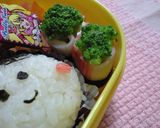 ブロッコリーのかにかまチーズ巻きキャラ弁作り方4写真