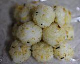 お弁当に　一口　コロコロ　月見おにぎり作り方5写真