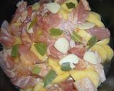 簡単☆じゃが鶏ハーブ煮込み♪作り方4写真