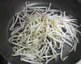 キャベツともやしのコンソメ炒め作り方2写真