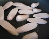 魚肉ソーセージのケチャップ炒め作り方3写真