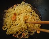 簡単！ペペロンチーノ風焼きそば作り方3写真