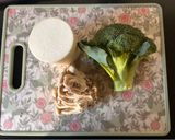 〜ブロリー&しめじ&大根の味噌マヨ炒め〜作り方1写真