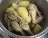 鶏手羽元とジャガイモの煮物☆作り方8写真