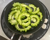 ゴーヤとふんわり卵の麦みそマヨ炒め作り方4写真
