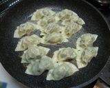 野菜たっぷりジューシー焼き餃子作り方7写真
