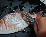 うろこ取りはトングで作り方1写真