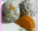 お弁当に❤コリコリたくあん梅❤おにぎり作り方5写真