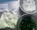 長芋とワカメと新玉ねぎの和え物。作り方1写真