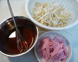 簡単✿もやしと魚肉ソーセージの甘酢あん作り方1写真