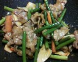 豚バラとにんにくの芽のカレーケチャ炒め♬作り方8写真