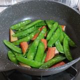 ✤絹さやとカニカマの中華風炒め✤作り方2写真