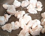 ワンパン!鶏むね肉とキノコのバター醤油炒め作り方2写真