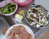 シャクシャク！鶏肉とキノコたっぷり炒め♥作り方1写真