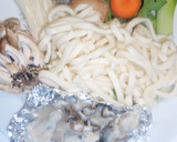 土鍋で生牡蠣ときのこの味噌煮込みうどん作り方1写真
