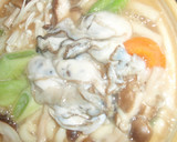 土鍋で生牡蠣ときのこの味噌煮込みうどん作り方3写真