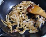 ガーリッククルトンたっぷりオニオンスープ作り方1写真