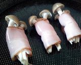 巻いて焼くだけ　しめじのベーコン巻き焼き作り方1写真