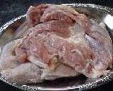 鶏もも肉の炭火焼、ポン酢風味タレに白髪ねぎとみょうが添え作り方2写真