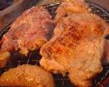 鶏もも肉の炭火焼、ポン酢風味タレに白髪ねぎとみょうが添え作り方3写真