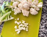 骨付き鶏とカリフラワーの煮込み作り方3写真