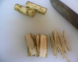 ごぼうとにんじんのきんぴら。鶏皮と一緒♪作り方1写真