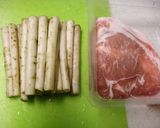 お酢でさっぱり！☆豚肉のごぼう巻き煮☆作り方1写真