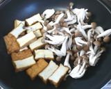 厚揚げとしめじのピリ辛炒め作り方3写真