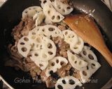 基本おかず♪レンコンと豚肉の甘辛炒め作り方8写真