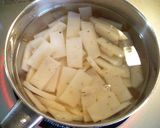 豚バラ肉とこんにゃくと牛蒡うま味炒め作り方3写真