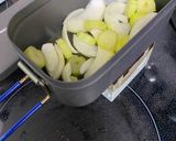 キャンプ飯！鶏もも肉の簡単白ワイン煮込み作り方3写真