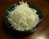 材料３つ　シンプル♪大根こん２サラダ作り方3写真