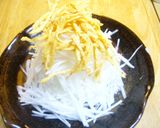 香ばしい油揚げと大根の千切りサラダ作り方3写真