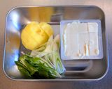なめこと豆富の味噌汁作り方1写真