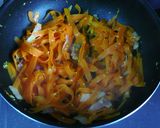 野菜嫌い解消！ひらひら人参のガリバタ炒め作り方6写真