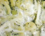 ももも流♪プッチプチ♪キュウイジャム♪作り方3写真
