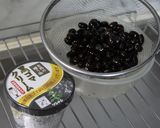 黒豆＆黒ゴマクリームのメッシュパン☆作り方1写真