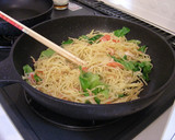 かにかまとレタスのあっさり塩焼きそば作り方4写真