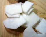蕪と葉っぱとタコのサラダ作り方1写真