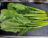 中華の副菜に、ほうれん草と卵の中華炒め🇨🇳作り方1写真