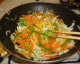鶏皮がいい味だしてます♡万能塩焼きそば作り方4写真