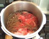 圧力なべ　牛すじ肉の土手焼き風作り方2写真