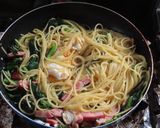 ふわふわ卵とベーコンと春菊のパスタ作り方17写真