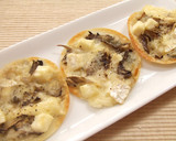 餃子の皮ピザ☆舞茸と４種のチーズ作り方3写真