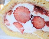 苺とレアチーズクリームのロールケーキ。作り方15写真