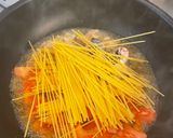 サバ缶トマト生姜⭐︎ワンパンパスタもちもち作り方3写真
