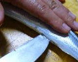 家庭用包丁で作る生食サンマ(刺身～酢〆)作り方2写真