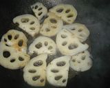 簡単美味☆レンコンのゴマ油炒め作り方1写真